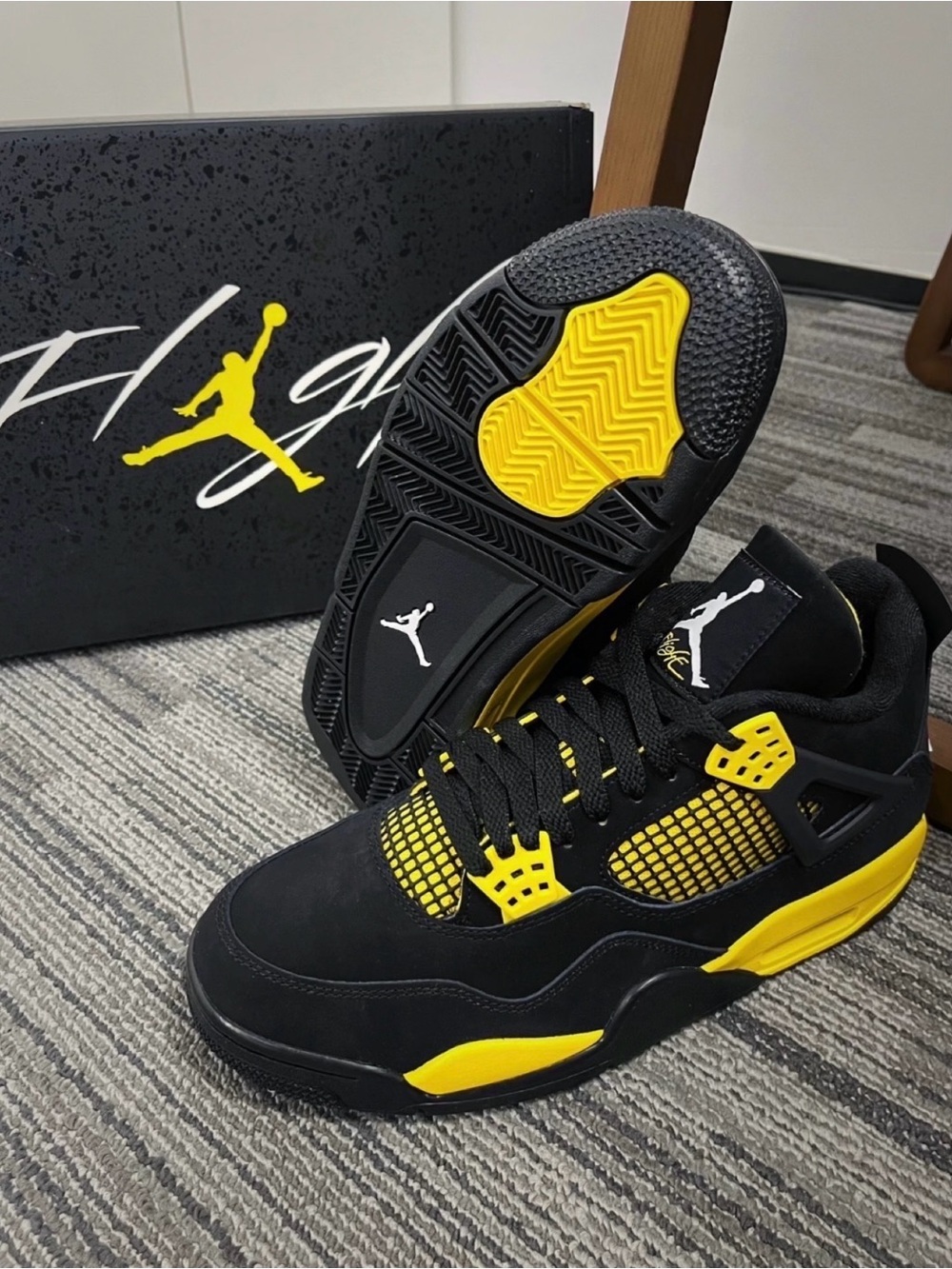 Nike Air Jordan 4 Retro Yellow Thunder - Men's Sneakers